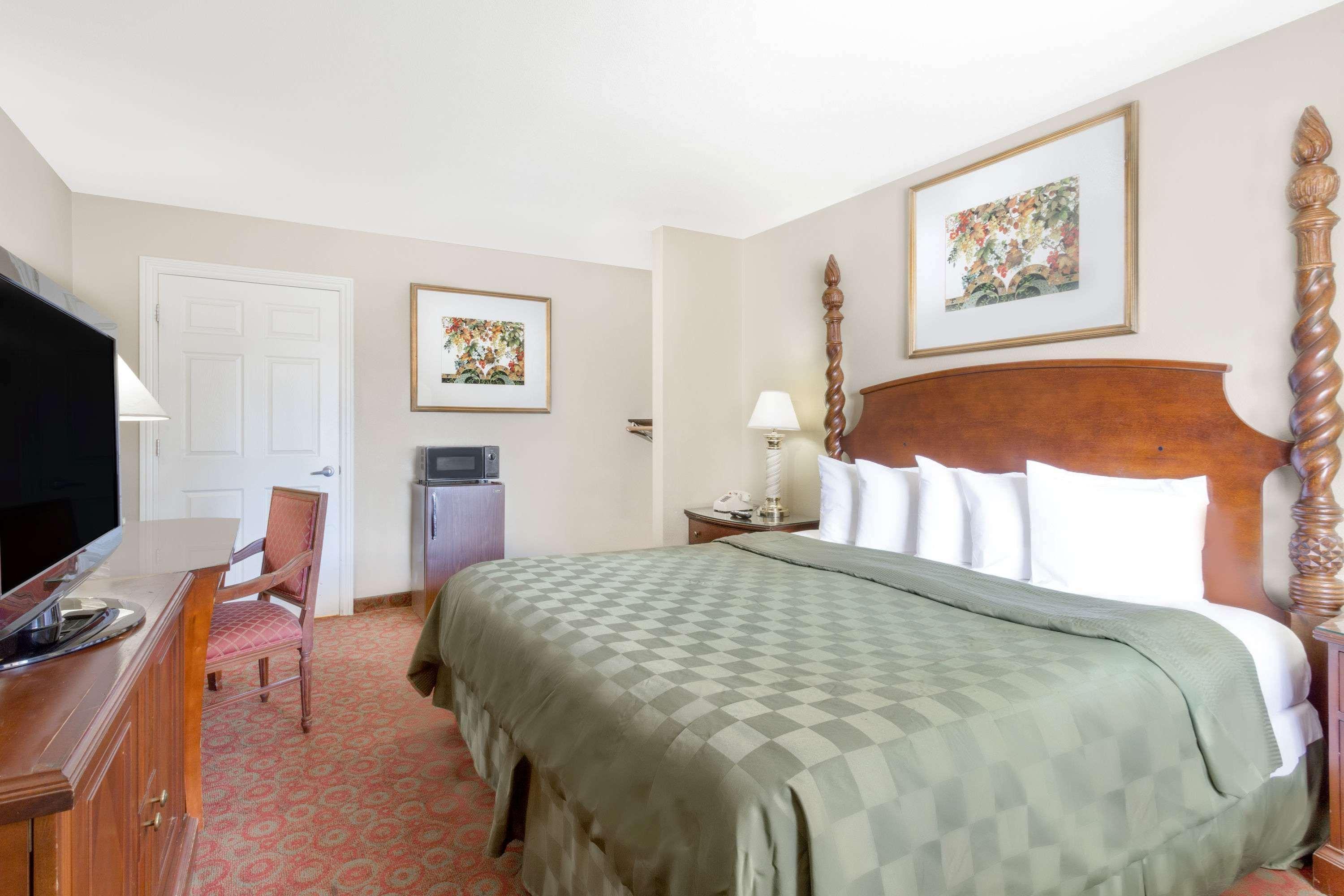 Days Inn By Wyndham Kingman East Экстерьер фото