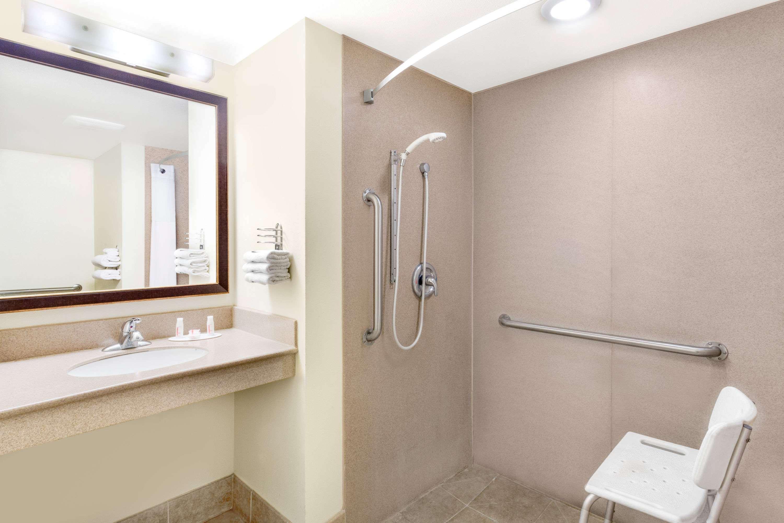 Days Inn By Wyndham Kingman East Экстерьер фото