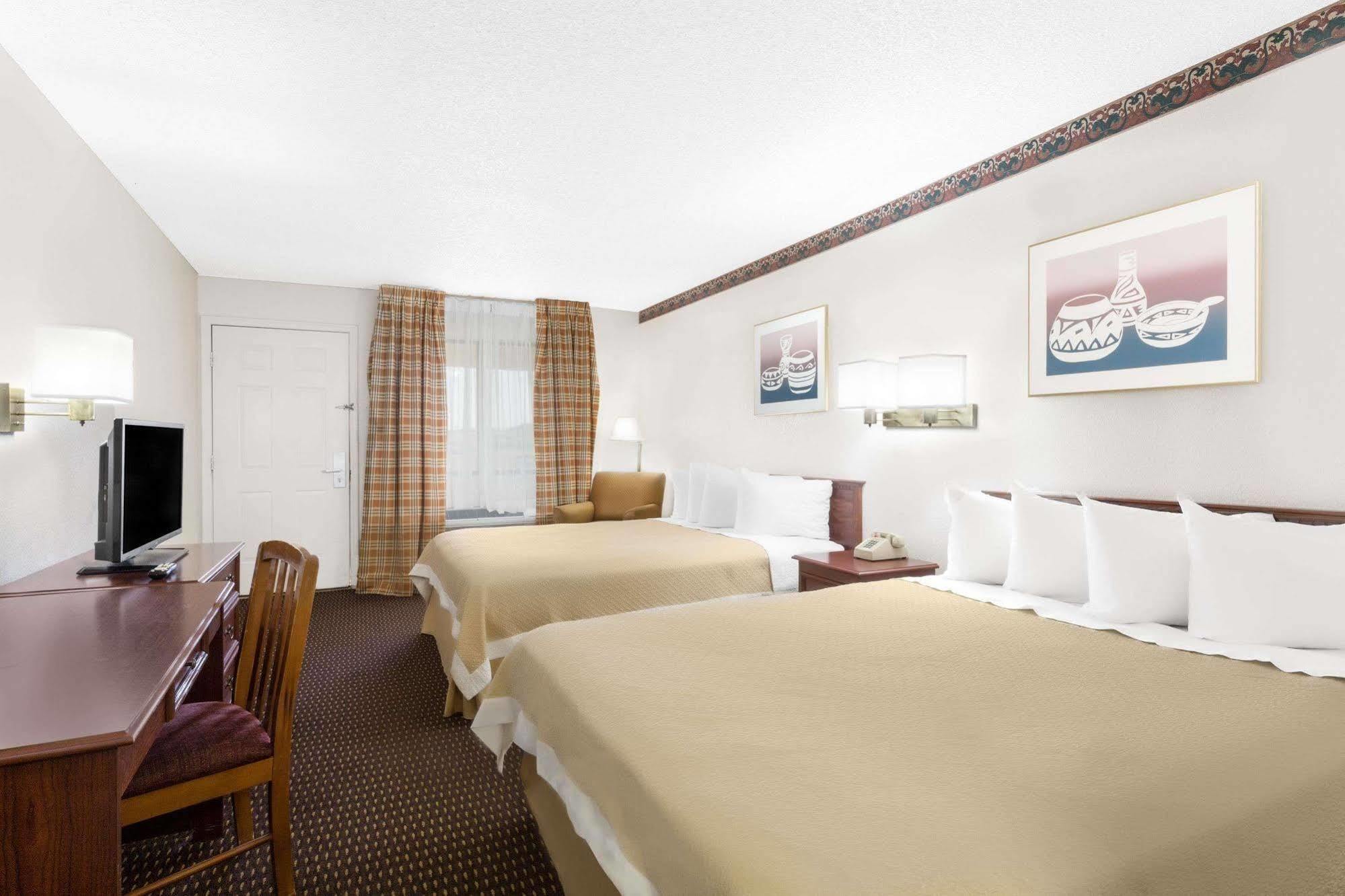 Days Inn By Wyndham Kingman East Экстерьер фото